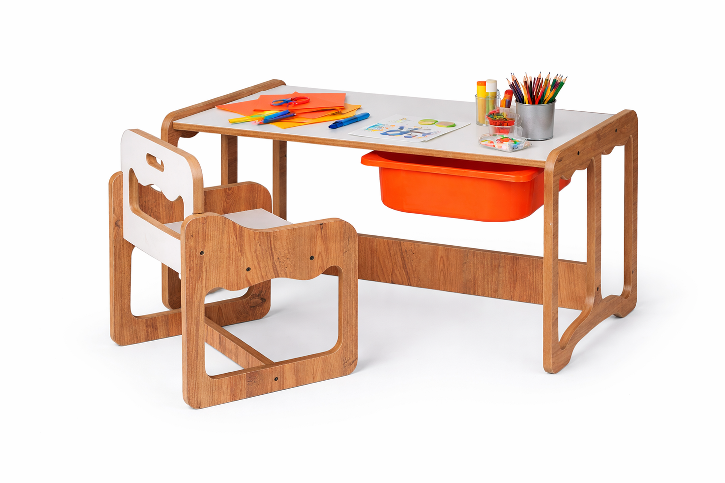 Houten Kindertafel met Stoel en Oranje Opberglade